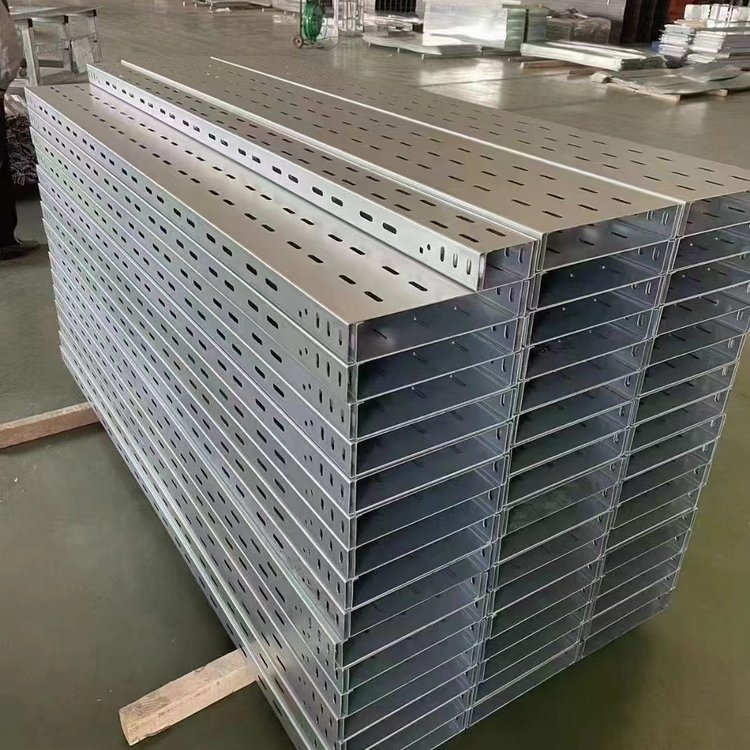 梯式橋架安裝：通透架構，賦能電纜高效安全傳輸